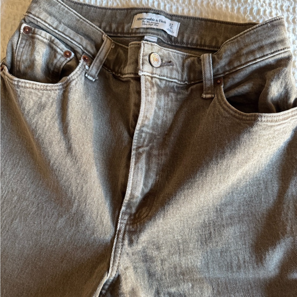 Abercrombie & Fitch Brown 90’s Straight Ultra High-Rise Jeans - Curve Love 27/4R - Picture 3 of 5